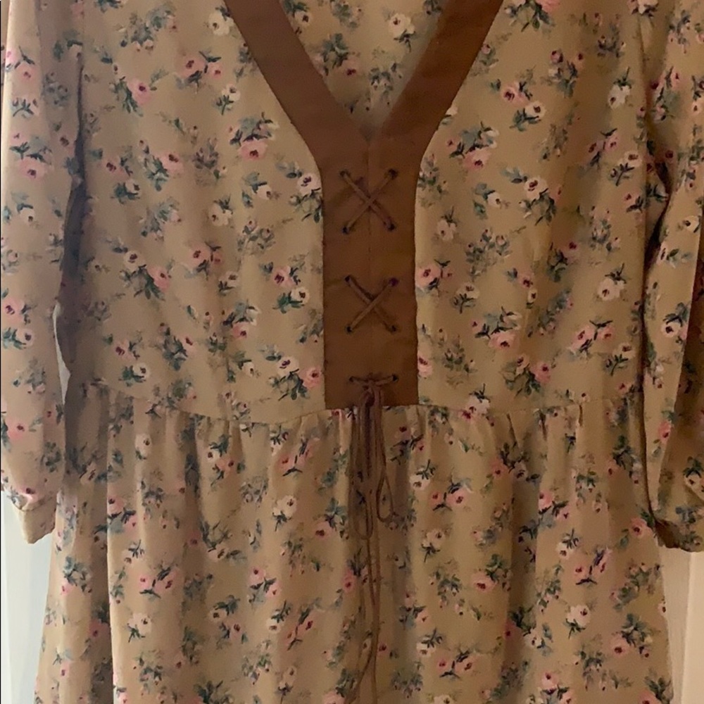 Dress - Picture 2 of 2